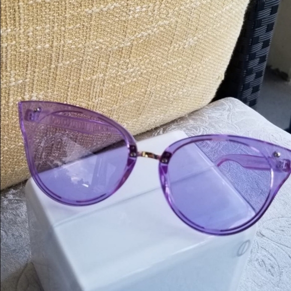 Imported

plastic frame - Picture 1 of 3